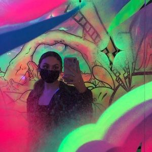 Meet your Posher, Ari